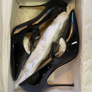 Manolo Blahnik Campari 105 grosgrain-trimmed patent leather pumps, size 41